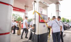 Menteri Perdagangan dan Dirut Pertamina Patra Niaga Tinjau SPBU Sleman Yang Di Segel