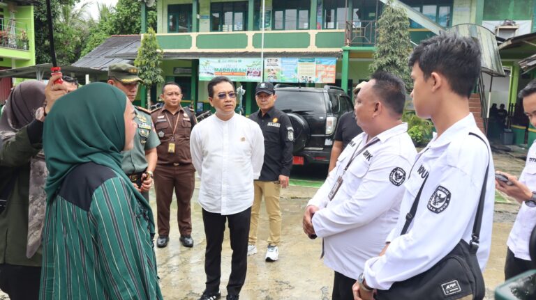 Bupati dan Wakil Bupati Purbalingga Pantau Pilkada 2024.