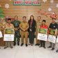 Pj Bupati Magelang, Sepyo Achanto di dampingi Dandim 0705/Magelang, Jarot Susanto dan Pemimpin Bank Jateng Cabang Mungkid, Norma Yashinta menyerahkan bantuan program percepatan penanganan pengentasan kemiskinan untuk pembangunan sanitasi jamban. 