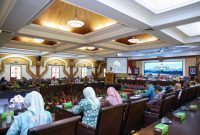 Pj Gubernur Jawa Tengah, Nana Sudjana, menerima kunjungan Baleg Dewan Perwakilan Rakyat (DPR) RI, dalam rangka Sosialisasi Program Legislasi Nasional (Prolegnas) RUU Tahun 2025-2029 dan RUU Prioritas 2025, di Kantor Gubernur Jateng, Jumat (27/12/2024).
