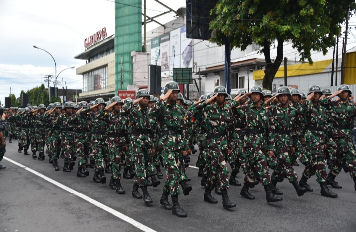 Kirab Prajurit Taruna Tingkat I Akmil Meriahkan Kota Magelang.