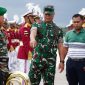 Wakasad, Letjen TNI Tadyo Budi Revita memimpin geladi bersih dan pengecekan kesiapan 213 Taruna Akademi Militer yang tergabung dalam Tim GSCL (Genderang Suling Canka Lonanta) yang akan berpartisipasi dalam India Republic Day Parade. Geladi bersih tersebut berlangdung di Lapangan Halim Perdanakusuma, Jakarta, Sabtu (14/12/25).