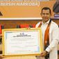 Rektor Unimma Dr. Lilik Andriyani, SE., M.Si (kiri) dan Kepala BNNP Jawa Tengah, Brigjen Pol. Dr. H. Agus Rohmat (tengah) usai kuliah umum dan deklarasi Kampus Bersinar di Universitas Muhammadiyah Magelang (UNIMMA), Senin (16/12/ 2024).