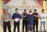 GS (33), warga Kertek, ditangkap atas dugaan kepemilikan narkotika jenis sabu dengan total berat bruto 1,2 gram.