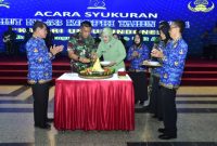 Gubernur Akmil, Mayjen TNI R. Sidharta Wisnu Graha menghadiri acara syukuran memperingati Hari Ulang Tahun ke-53 Korps Pegawai Republik Indonesia (Korpri) di Gedung Moch Lilly Rochli, Akmil, Rabu (18/12/24).