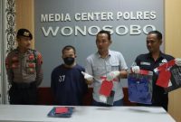 Polres Wonosobo Bekuk Pelaku Penggelapan Handphone di Konter Serayu Cellular.