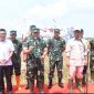 Panglima TNI, Jenderal TNI Agus Subiyanto dan Menteri Pertanian Andi Amran Sulaiman launching padi varietas Sinar Mentari di Desa Tegalsari Timur, Kecamatan Ampelgading, Kabupaten Pemalang, Kamis (19/12/24).
