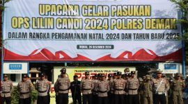 Ratusan personil ikuti apel gelar pasukan Operasi Lilin Candi 2024 di Lapangan Wicaksana Laghawa, Polres Demak, Jum'at (20/12/2024).