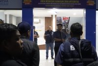 Badan Narkotika Nasional Provinsi (BNNP) Jawa Tengah bekerjasama dengan Kodim Kota Semarang dan Polsek Semarang Barat, melaksanakan razia dan tes urine tempat hiburan malam (THM) di kawasan eks lokalisasi Sunan Kuning (SK), Semarang Barat, Jumat-Sabtu (20-21/12/24).