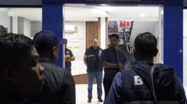 Badan Narkotika Nasional Provinsi (BNNP) Jawa Tengah bekerjasama dengan Kodim Kota Semarang dan Polsek Semarang Barat, melaksanakan razia dan tes urine tempat hiburan malam (THM) di kawasan eks lokalisasi Sunan Kuning (SK), Semarang Barat, Jumat-Sabtu (20-21/12/24).