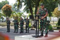 Danmentar Akmil, Brigjen TNI Kristomei Sianturi pimpin pemberangkatan cuti Taruna di Lapangan Markas Komando Resimen Taruna (Mako Mentar) Akademi Militer, Sabtu (21/12/24).