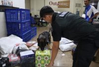 BNNP Jawa Tengah menggelar Operasi Interdiksi Terpadu di Gudang Ekspedisi TIKI, Jalan MH Thamrin No. 92 Semarang, Selasa (24/12/24).