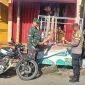 Personel Koramil 13 Karangawen bersama Bhabinkamtibmas Polsek Karangawen melaksanakan patroli di Pasar Desa Wonosekar, Kecamatan Karangawen, Kabupaten Demsk, Selasa (24/12/24).
