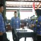 Sekda Demak, Akhmad Sugiharto (kiri)  terpilih menjadi Ketua Korps Pegawai Republik Indonesia (KORPRI) Kabupaten Demak periode 2024 – 2029, melalui Musyawarah Kabupaten (Muskab) KORPRI Kabupaten Demak tahun 2024 yang diselenggarakan di Pendopo Satya Bhakti Praja, Senin (30/12/24). 