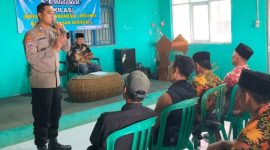 Bhabinkamtibmas Desa Batursari, Brigadir Anggi Saka Mardani, melaksanakan penyuluhan tentang bahaya kekerasan seksual kepada para ketua RT dan RW se-Desa Batursari, Kecamatan Sapuran, Kabupaten Wonosobo, Kamis (2/1/2025).
