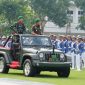 Gubernur Akmil, Mayjen TNI R. Sidharta Wisnu Graha memimpin upacara serah terima tugas, wewenang dan tanggung jawab jabatan Danmentar dari Brigjen TNI Kristomei Sianturi kepada Kolonel Inf Ali Akhwan di Lapangan Pancasila, Akmil, Rabu (8/1/2025).