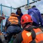 Tim SAR Evakuasi Tiga Nelayan di Pantai Beringin Jepara.