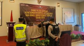 Polres Demak Lakukan Sterilisasi Lokasi Tempat Penetapan Pasangan Cabub dan Cawabup Demak Terpilih di Hotel Amantis, Demak, Kamis (9/1/2024).