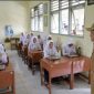 Bupati Wonosobo, Afif Nurhidayat resmi meluncurkan program Makan Bergizi Gratis (MBG) secara simbolis di SMP N 3 Wonosobo, Senin (13/1/2025).