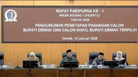 Rapat Paripurna DPRD Demak, umumkan penetapan pasangan Calon Bupati Demak dan Calon Wakil Bupati Demak terpilih, di Ruang Rapat DPRD,
Senin (13/1/2025).