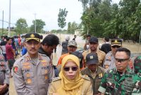 Bupati Demak, Eisti'anah bersama Kapolres Demak, AKBP Ari Cahya Nugraha dan Dandim 0716 Demak, Letkol Kav Maryoto melakukan pengecekan lokasi banjir yang melanda beberapa desa di Kecamatan Kebonagung dan Guntur Kabupaten Demak, Selasa (21/1/2025).