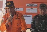 Kepala Kantor Basarnas Semarang, Budiono selaku SAR Mission Coordinator (SMC) didampingi Dandim 0710 Pekalongan, Letkol Inf Rizky Aditya selaku Incident Command (IC) Tanggap darurat, Senin (27/1/2025) menutup Operasi SAR pencarian korban banjir bandang dan tanah longsor yang terjadi di desa Kasimpar kecamatan Petungkriyono, Kabupaten Pekalongan.