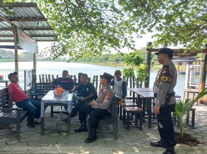 Polsek Karanganyar laksanakan patroli dan pengamanan obyek wisata Degega, Rabu (29/1/2025).
