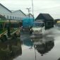 Banjir Rob Pantura Sayung, Jumat (31/1) hambat aktifitas lalin.