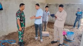 Danramil 12/Mranggen Kodim 0716/Demak, Kapten Inf Tulodo mendampingi Tim Badan Gizi Nasional (BGN) meninjau lokasi Dapur Umum Makan Bergizi Gratis di Desa Banyumeneng, Kecamatan Mranggen, Demak, Senin (10/2/2025).