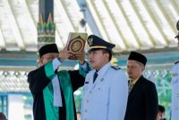 Bupati Wonosobo, Afif Nurhidayat melantikan dan mengambil Sumpah/Janji Jabatan Pejabat Manajerial dan Kepala Sekolah di Pendopo Selatan, Senin (3/2/2025).