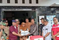 Dinsos P2PA Kabupaten Demak menyalurkan bantuan bagi warga terdampak banjir di Demak.