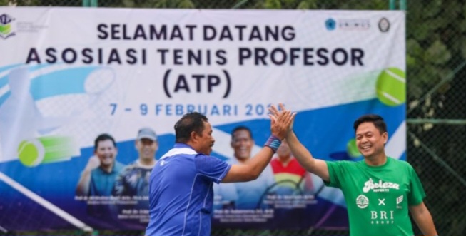 Pj Gubernur Jateng Resmikan Sekertariat Asosiasi Tenis Profesor, Jumat (7/2/2025).