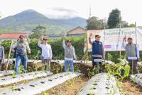 Tasyakuran Peringatan Hari Pers Nasional (HPN) 2025 Komunitas Jurnalis Wonosobo bersama Bupati Wonosobo, Forum BUMD dan jajaran Forkompimda Wonosobo di Gunung Cilik kawasan Blembem, Desa Damarksihan, Kecamatan Kertek, Minggu (9/2/2025).