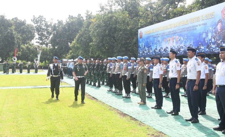 Pangdam IV/Diponegoro, Mayjen TNI Deddy Suryadi, memimpin langsung upacara dimulainya Operasi Penegakkan Ketertiban (Gaktib) dan Operasi Yustisi Polisi Militer TNI di Lapangan Pomdam, Senin (10/2/2025). 