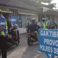 Seksi Profesi dan Pengamanan (Sipropam) Polres Demak laksanakan Penegakan Ketertiban dan Pendisiplinan (Gaktibplin) anggota di Pintu masuk Polres Demak, Selasa (11/2/2025).
