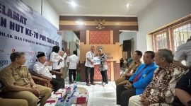 PLN UID Jateng dan DIY melalui Yayasan Baitul Maal (YBM) PLN UID Jateng dan DIY berikan bantuan kepada 30 Janda Wartawan diacara Tasyakuran HPN PWI Jateng di Gedung Pers Jl. Tri Lomba Juang Semarang, Senin (10/2/2025).