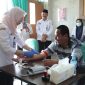 Calon bupati (cabup) terpilih, Harno, menjalani tes kesehatan di RSUD dr. R. Soetrasno Rembang pada Rabu (12/2/2025).
