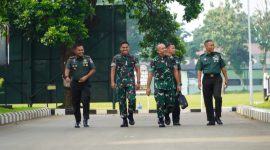 Danmentar Akmil Tinjau Pendidikan Taruna Kecabangan Zeni Pusdikzi Bogor.