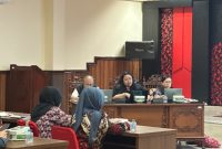 Ketua Tim Setwapres, Angela Shinta Puspitasari (tengah).