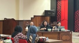 Ketua Tim Setwapres, Angela Shinta Puspitasari (tengah).