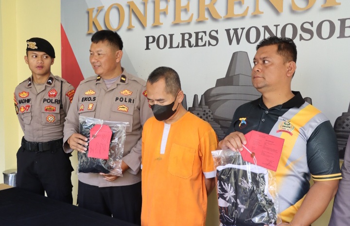 Pria berinisial S (49), warga Kertek, ditangkap kepolisian Polres Wonosobo, diduga melakukan perbuatan cabul terhadap anak di bawah umur.