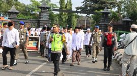 Polres Demak Lakukan Pengamanan Haul Akbar Al-Khidmah Tahun 2025, yang berlagsung di alun-alun Demsk, Minggu (16/2).