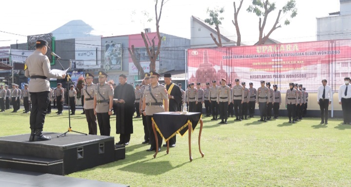 Kapolres Wonosobo, AKBP Donny Lumbantoruan memimpin serahterima Jabatan Wakapolres dan Kasatlantas Wonosobo, Selasa (18/2/2025).