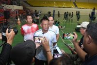 Kapusjaspermildas TNI, Brigjen TNI Arie Tri Hedhianto, selaku Ketua Tim Rekrutmen Prajurit TNI melalui jalur khusus bagi para atlet bola voli putri berprestasi di wilayah Kodam IV/Diponegoro, saat diwawancari awak media, Rabu (19/2/2025).