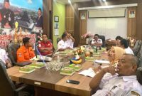 Rapat koordinasi dan evaluasi terkait penanganan banjir yang melanda wilayah Demak, khususnya di Kecamatan Bonang, Karangtengah, dan Sayung, Rabu (19/2/2025).