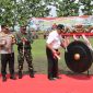 Pj Bupati Pati, Sujarwanto Dwiatmoko, didampingi Dandim 0718/Pati Letkol Inf Jon Young Saragi, resmi membuka TMMD Sengkuyung I Tahun Anggaran 2025 di Wilyah Pati, Rabu (19/2).