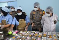 Kapolres Demak, AKBP Ari Cahya, Nugraha turut melaunching pertama pelaksanaan program Makan Bergizi Gratis (MBG) di Kecamatan Gajah, Kabupaten Demak, Senin (14/2/2025).