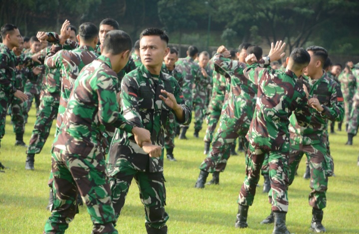 Para prajurit Kodam IV/Diponegoro sedang mengikuti latihan Wasev BDT.