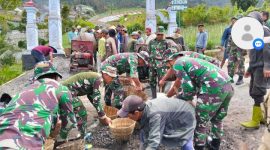 Para personil TMMD Kodim 0705/ Magelang sedang membangun akses Wisata Tol Kahyangan.