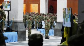 Presiden Prabowo Pimpin Upacara
Parade Senja di Akademi Militer, Kamis (27/2).